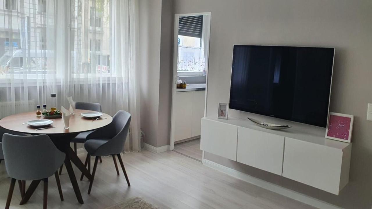 Im Zentrum Kudamm, West Apartment *